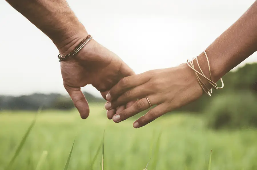 Holding Hands, Do Narcissists like to be Touched?